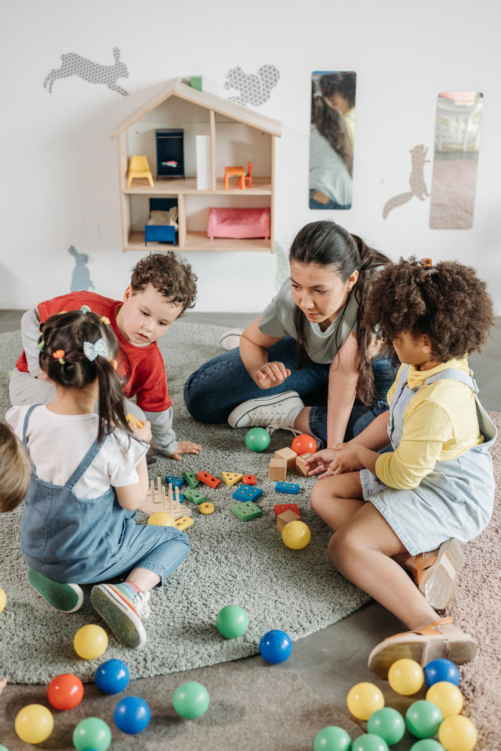 Los niños aprenden jugando, aprovechemos esta forma de aprender para enseñarles finanzas.